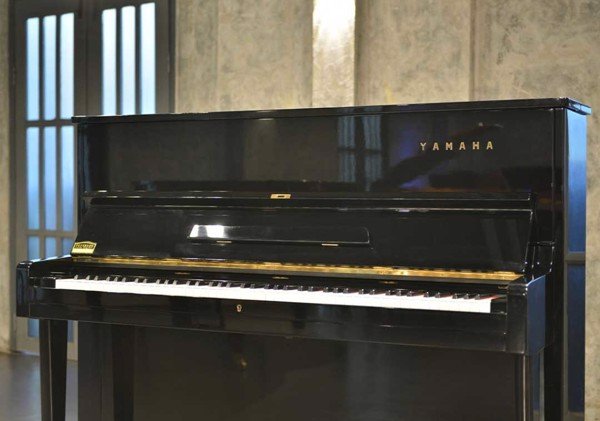 Piano cơ Yamaha U1D